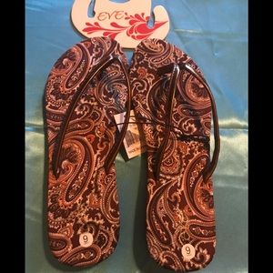 EVE sandals. 9M. Bronze colored. New with tags.